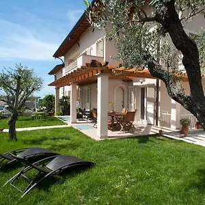 Bed & Breakfast Alle Tre Rose, Montignoso