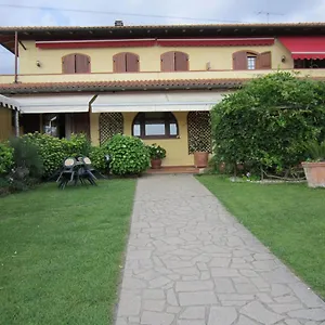 Bed & Breakfast La Casa Gialla, Montignoso